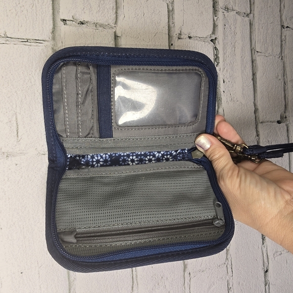 Eddie Bauer Blue and White Geometric Clutch with Adjustable Strap - Picture 8 of 10
